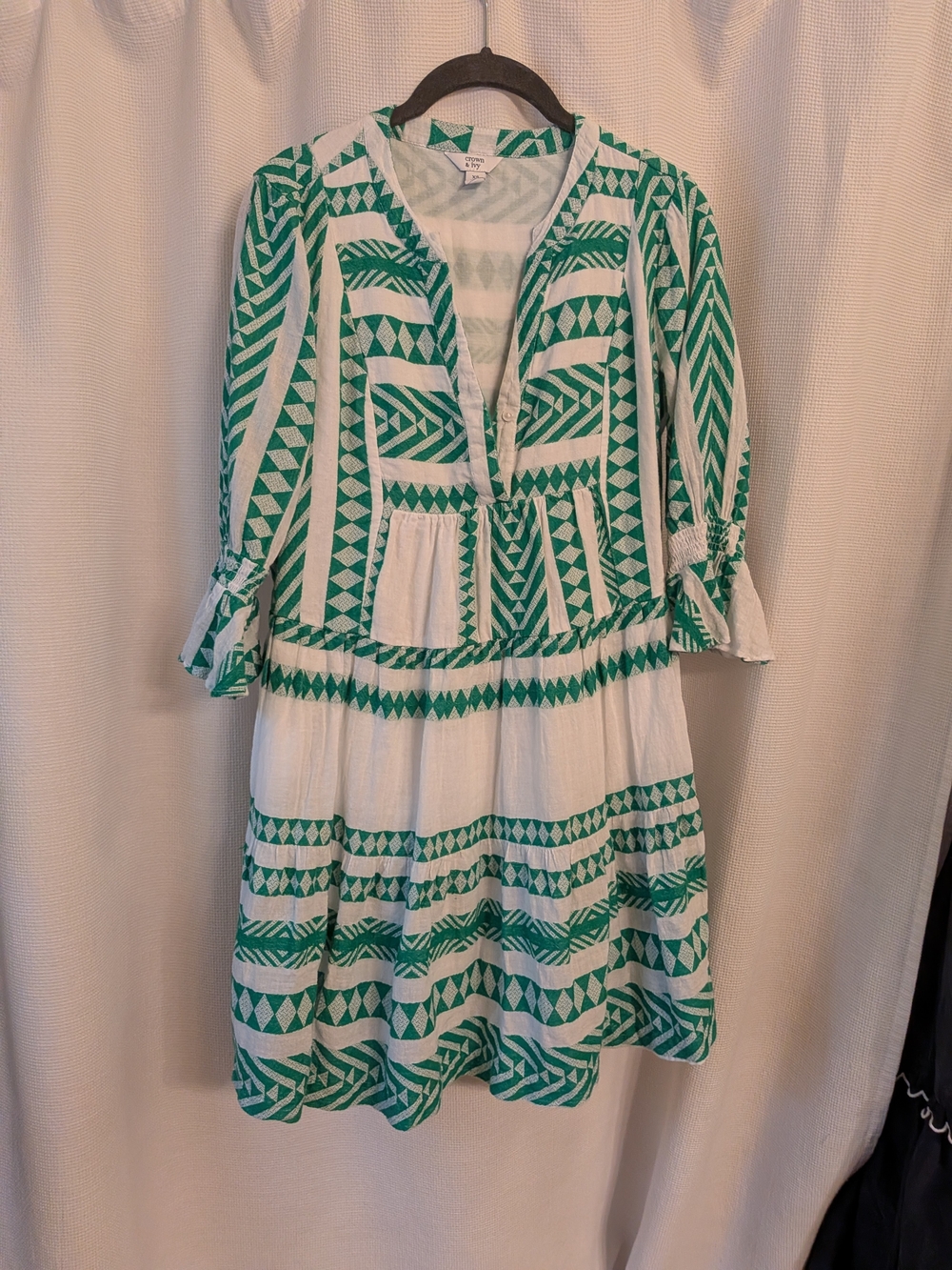 crown & ivy Green and White Geometric Tiered Midi Dress XS